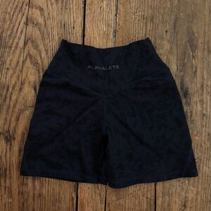 Alphalete Women's Black Camo Crossover Biker Shorts XXS